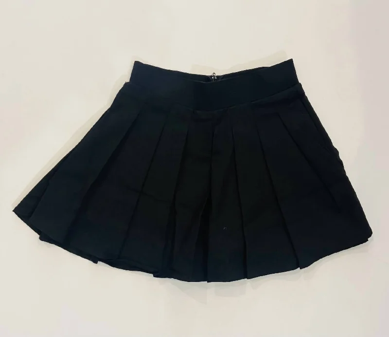 Sharon Pleated Pocket Skort In Black